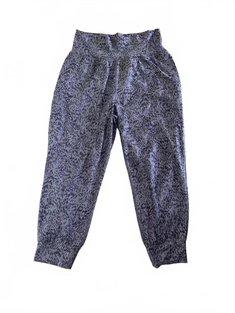 Women’s Athleta purple leopard print joggers style leggings/yoga pants size Med